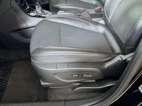 Used 2022 Buick Encore Preferred w/ Safety Package AWD/4WD image 20