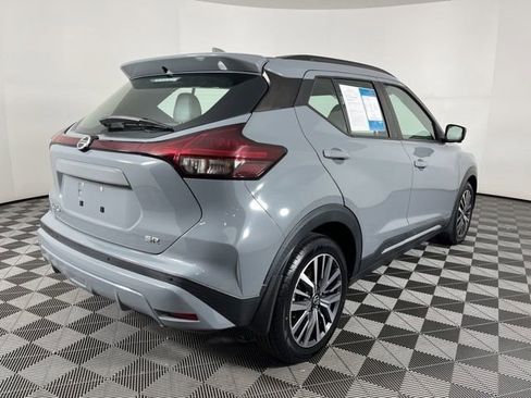 Used 2021 Nissan Kicks SR w/ SR Premium Package FWD image 11