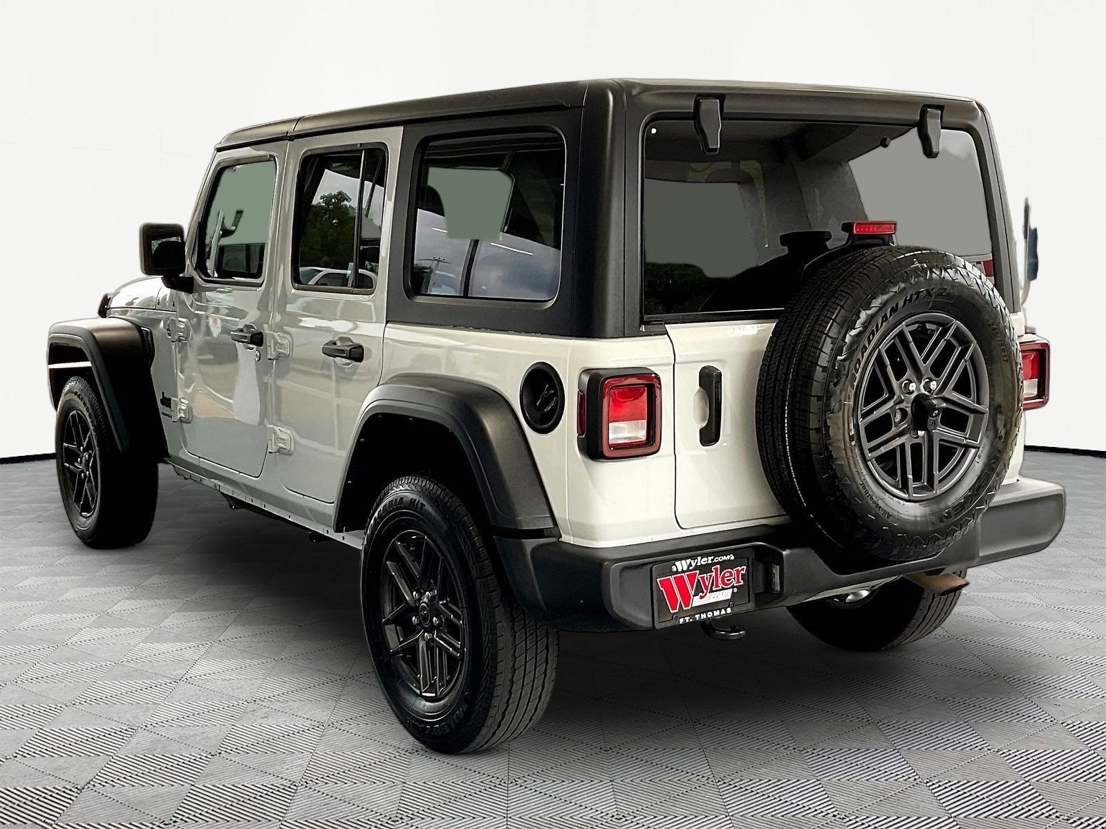 Used 2024 Jeep Wrangler Unlimited Sport AWD/4WD image 4