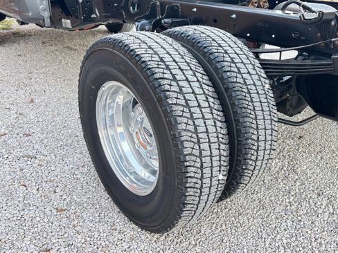 New 2026 Ford F350 XL w/ XL Chrome Package image 11