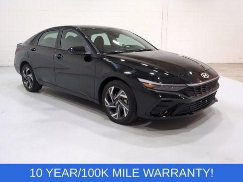Certified 2025 Hyundai Elantra Sport FWD image 1