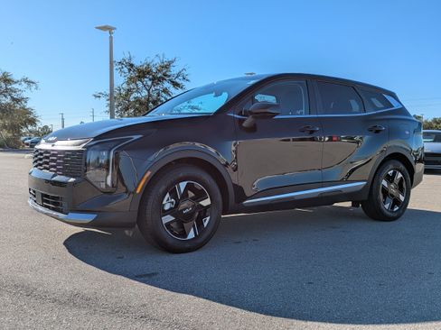 Certified 2026 Kia Sportage LX image 9