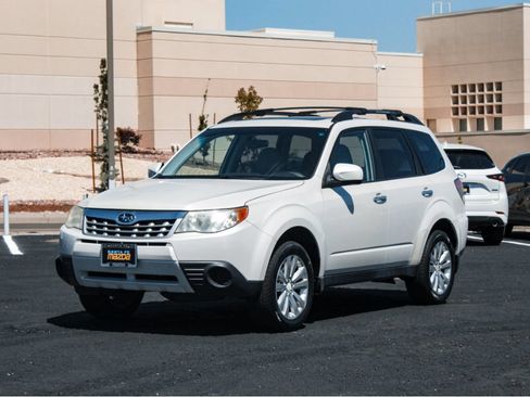 Used 2012 Subaru Forester 2.5X Premium AWD/4WD image 1