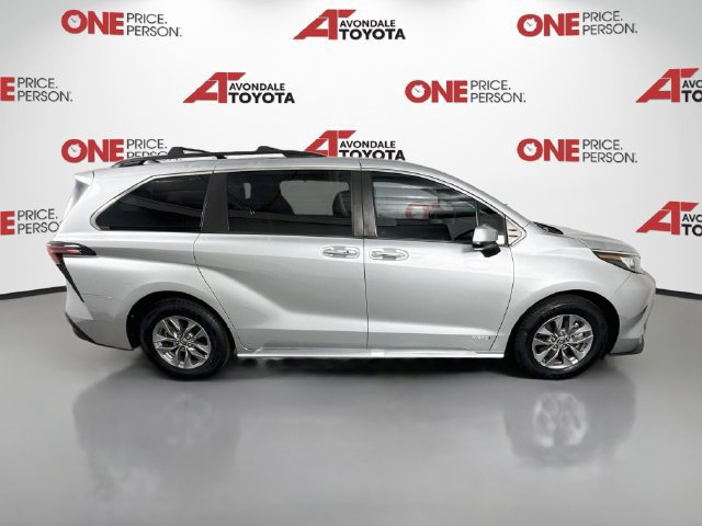 Certified 2021 Toyota Sienna XLE FWD image 9