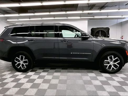 Used 2024 Jeep Grand Cherokee L Limited AWD/4WD image 15