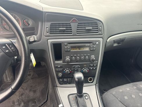 Used 2005 Volvo S60 2.5T image 10