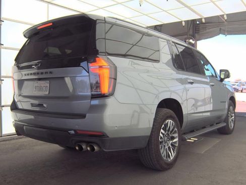 Used 2025 Chevrolet Suburban Z71 AWD/4WD image 6