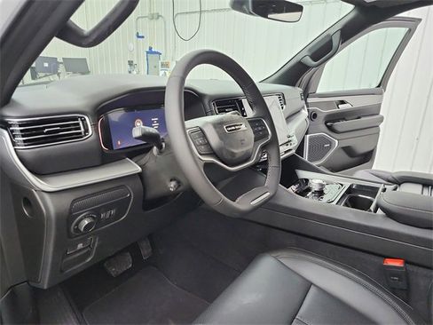 New 2026 Jeep Grand Wagoneer 4WD image 18