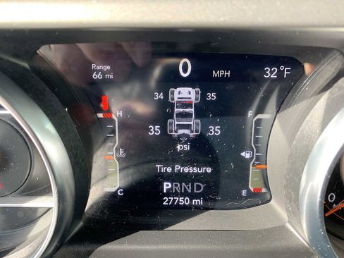 Used 2023 Jeep Wrangler Unlimited Sport image 12