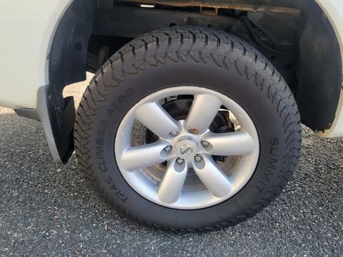 Used 2014 Nissan Titan 4x4 Crew Cab image 10