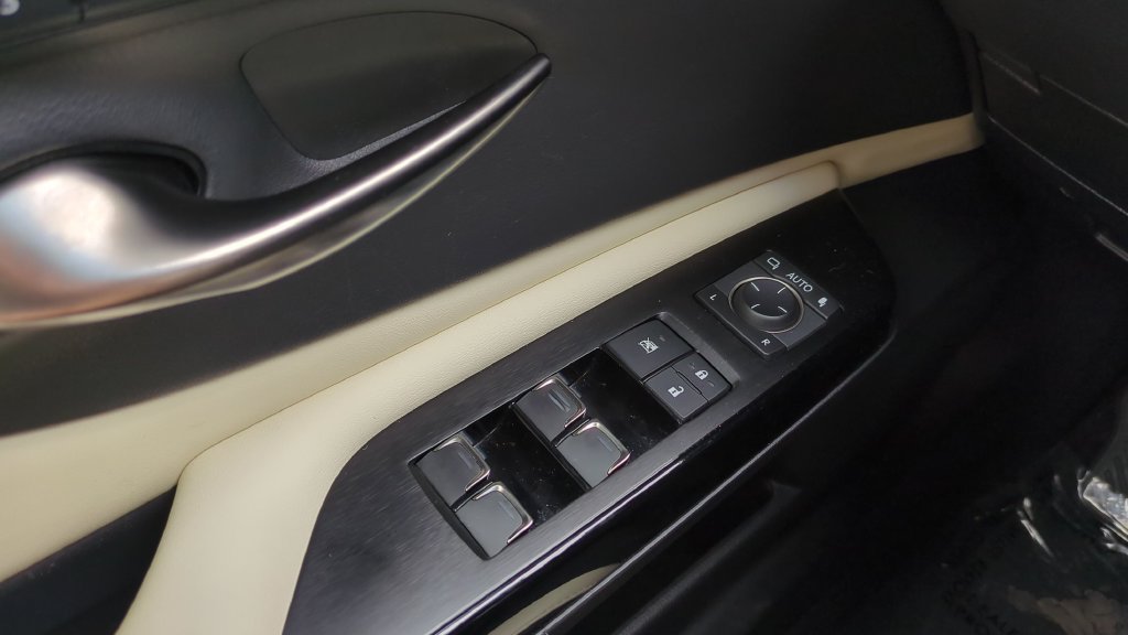 Used 2022 Lexus ES 350 w/ Premium Package FWD image 19