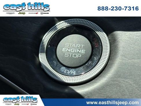 Certified 2023 Jeep Grand Cherokee Limited w/ Black Appearance Package AWD/4WD image 39