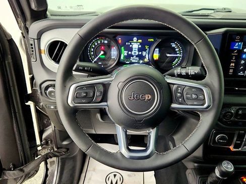 Used 2025 Jeep Wrangler Unlimited Sahara w/ Safety Group AWD/4WD image 12