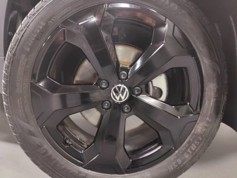 Used 2025 Volkswagen Taos SEL w/ Black Wheel Plus Package image 18