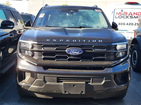 Used 2025 Ford Expedition Max Active image 10