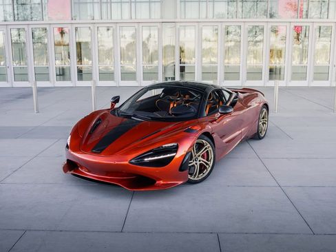 Used 2024 McLaren 750S image 1