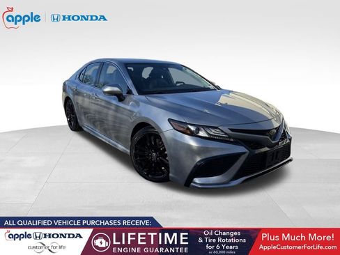 Used 2023 Toyota Camry XSE image 3