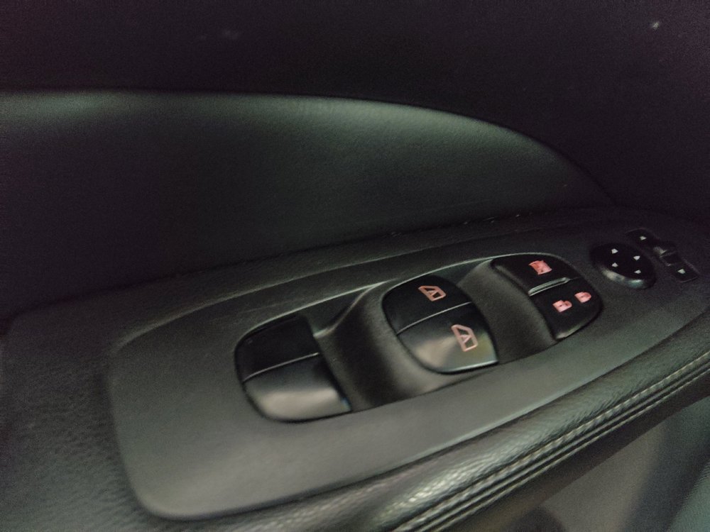 Used 2020 Nissan Pathfinder SL AWD/4WD image 27