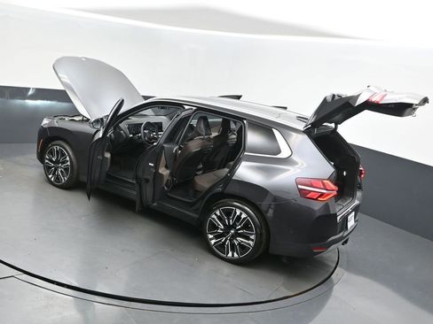 Used 2025 BMW X3 xDrive30i w/ Premium Package image 47