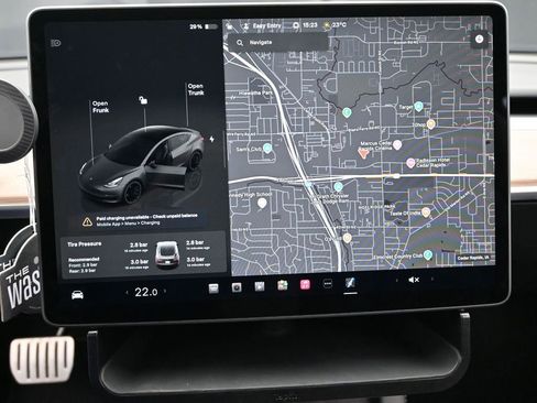 Used 2023 Tesla Model 3 Performance image 17