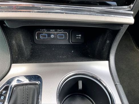 Used 2020 Jeep Grand Cherokee Limited AWD/4WD image 25
