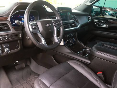 Used 2023 Chevrolet Tahoe Z71 w/ Luxury Package AWD/4WD image 14
