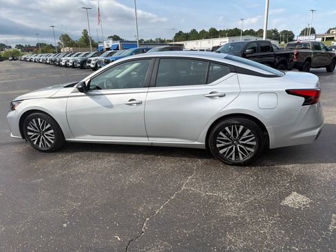 Used 2026 Nissan Altima 2.5 SV FWD image 6
