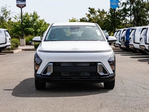 New 2026 Hyundai Kona SE FWD image 7