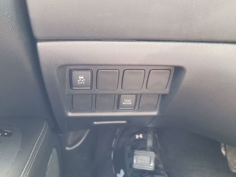 Used 2020 Nissan Pathfinder S FWD image 23