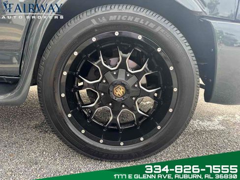 Used 2018 Chevrolet Express 2500 image 36