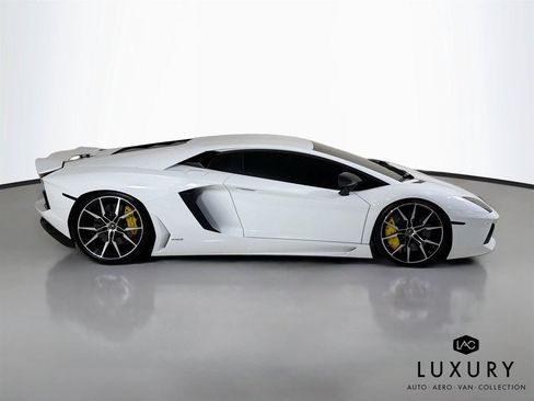 Used 2017 Lamborghini Aventador LP 700-4 AWD/4WD image 5