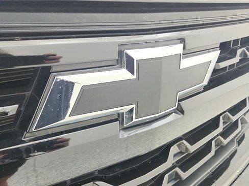 Used 2023 Chevrolet Silverado 1500 RST AWD/4WD image 16