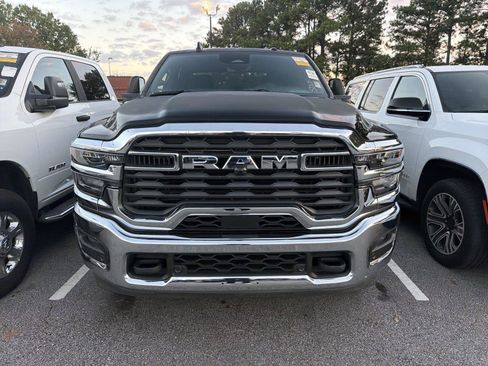 Used 2026 RAM 2500 Big Horn AWD/4WD image 2