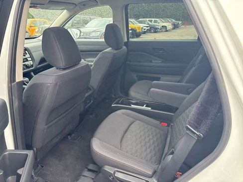 Used 2023 Nissan Pathfinder SV w/ SV Premium Package AWD/4WD image 14