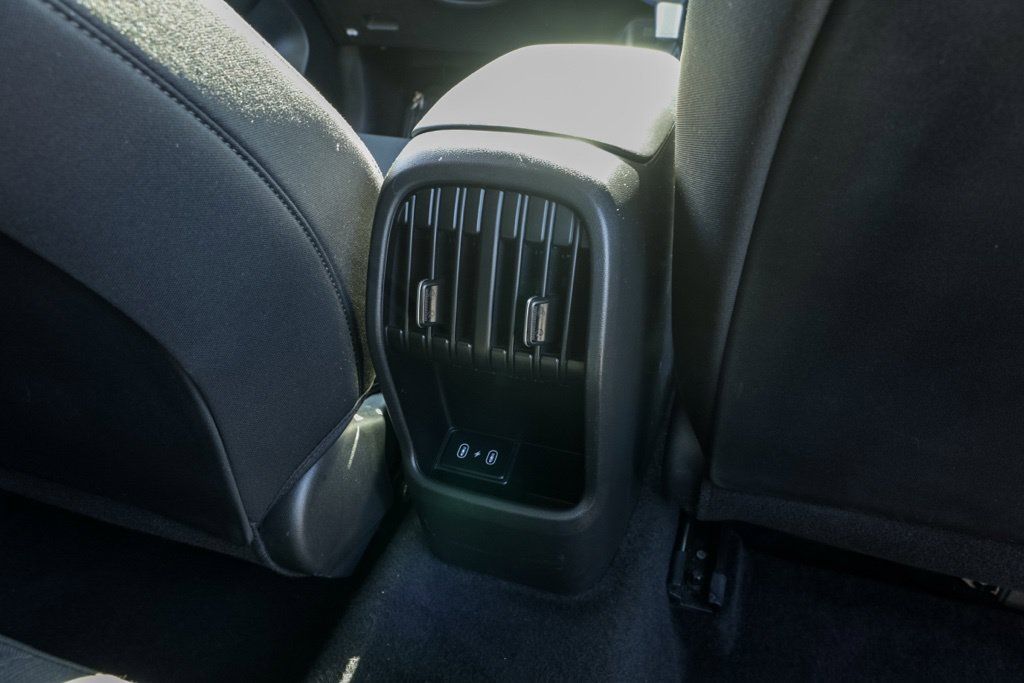 Used 2025 Hyundai Kona SEL FWD image 25