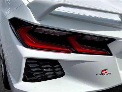 Used 2023 Chevrolet Corvette Stingray Premium Conv w/ Z51 Performance Package RWD image 17