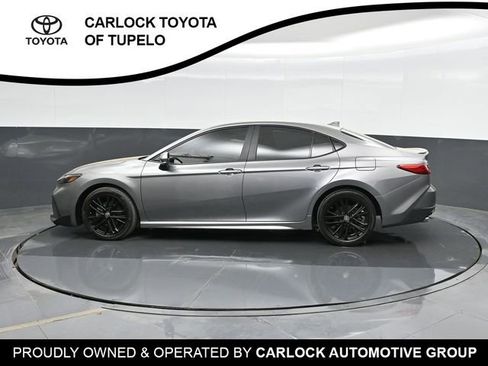 Used 2025 Toyota Camry SE w/ Convenience Package image 9