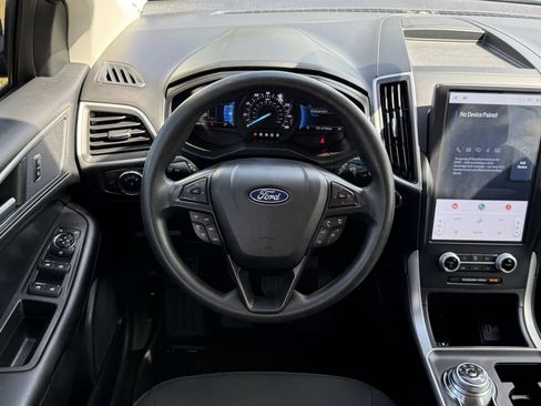 Certified 2022 Ford Edge SE w/ Black Appearance Package AWD/4WD image 17