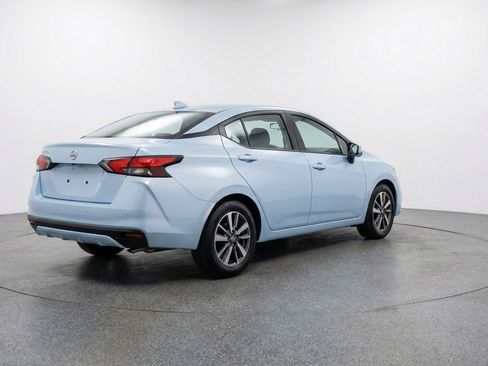 Used 2025 Nissan Versa SV image 9