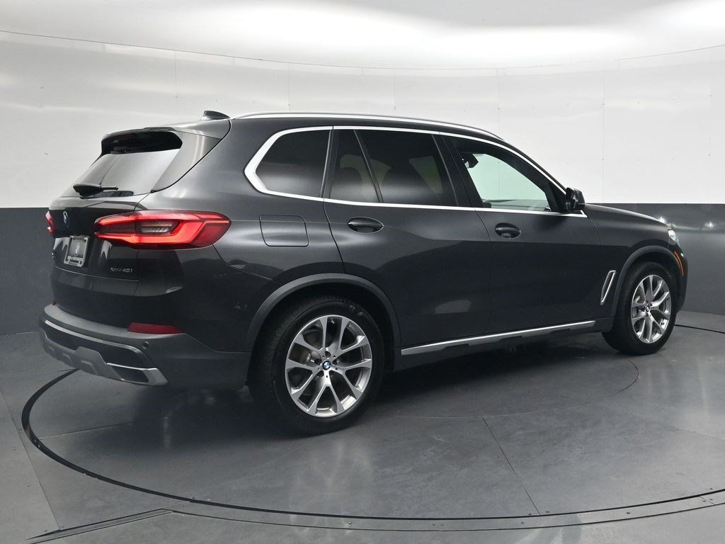 Used 2019 BMW X5 xDrive40i w/ Premium Package 2 AWD/4WD image 4