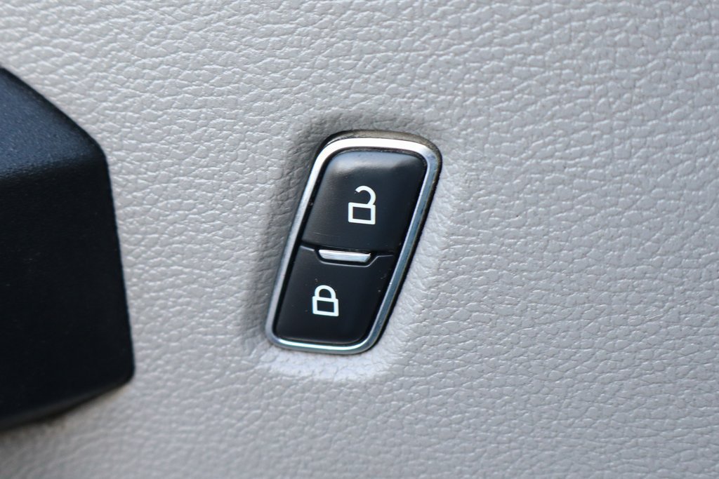 Used 2019 Ford F550 2WD Regular Cab Super Duty image 18
