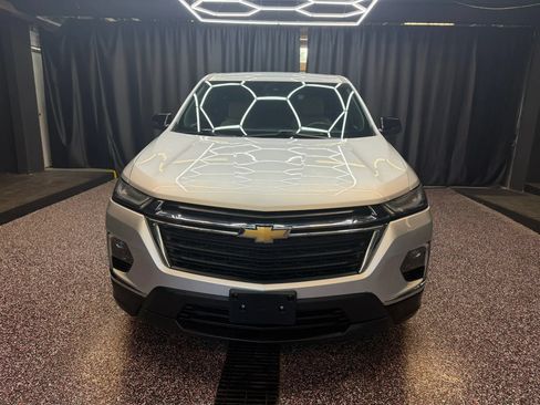 Used 2022 Chevrolet Traverse LS AWD/4WD image 3