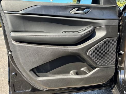 New 2025 Jeep Grand Cherokee L Altitude image 11