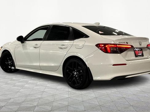 Used 2025 Honda Civic Sport image 4
