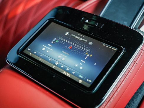 Used 2025 Mercedes-Benz Maybach GLS 600 4MATIC image 21