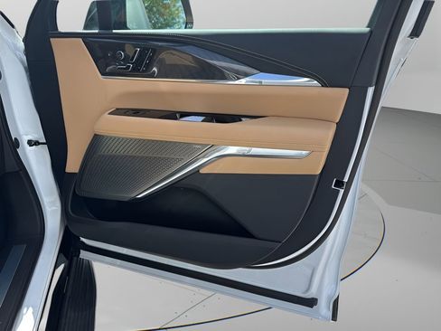 New 2025 Cadillac Escalade IQ Luxury 2 image 18