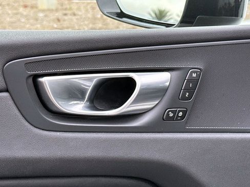 Certified 2025 Volvo XC60 B5 Plus image 18