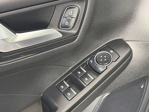 Certified 2025 Ford Escape ST-Line Select AWD/4WD image 25