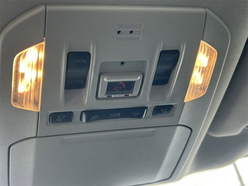 Used 2023 Toyota Highlander Limited image 20