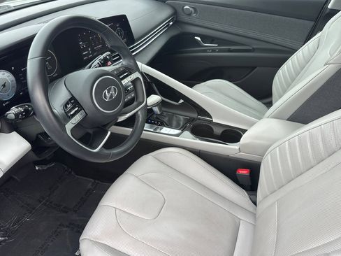 Used 2021 Hyundai Elantra Limited image 10